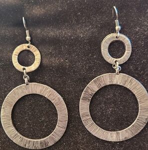 ☃️ Silver Dangle Earrings